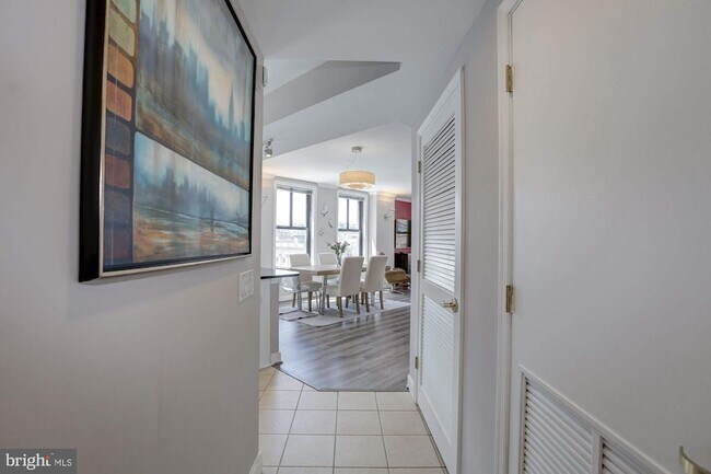 Building Photo - 616 E Street NW Unit 718