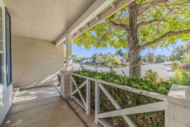Building Photo - Welcome to this STUNNING 4-bedroom, 2.5-ba...