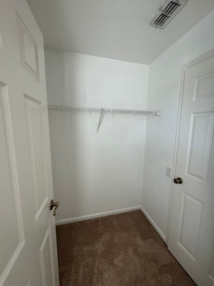 Building Photo - 2368 Silver Palm Dr