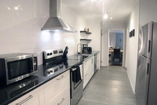 Building Photo - 1932 Lebanon Dr NE