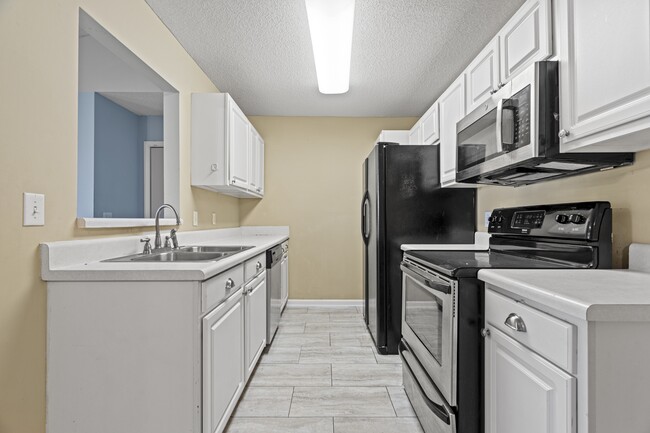 Building Photo - 527 3rd Loop Rd