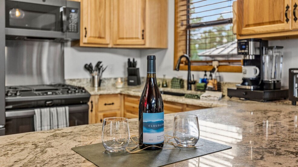 Building Photo - 210 Kiowa