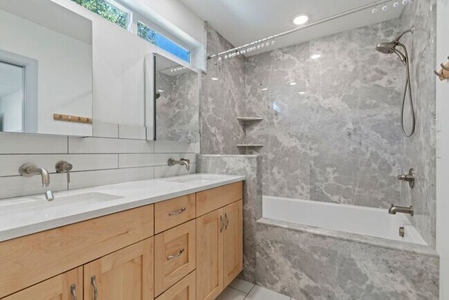 Building Photo - Liberty Wells 4 bed, 3 bath family home