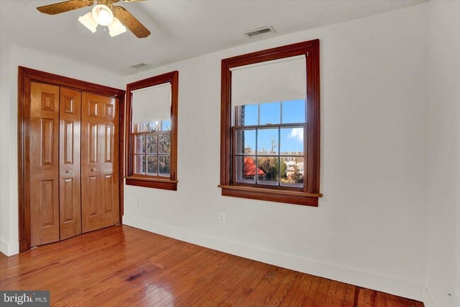 Building Photo - 330 Highview Rd