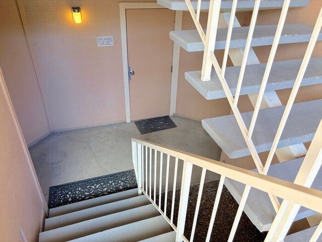 Building Photo - Reno Riverfront Condo - Single Story with Garage