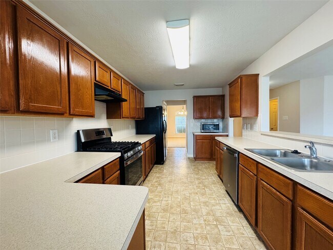 Building Photo - 8003 Beech Park Ln