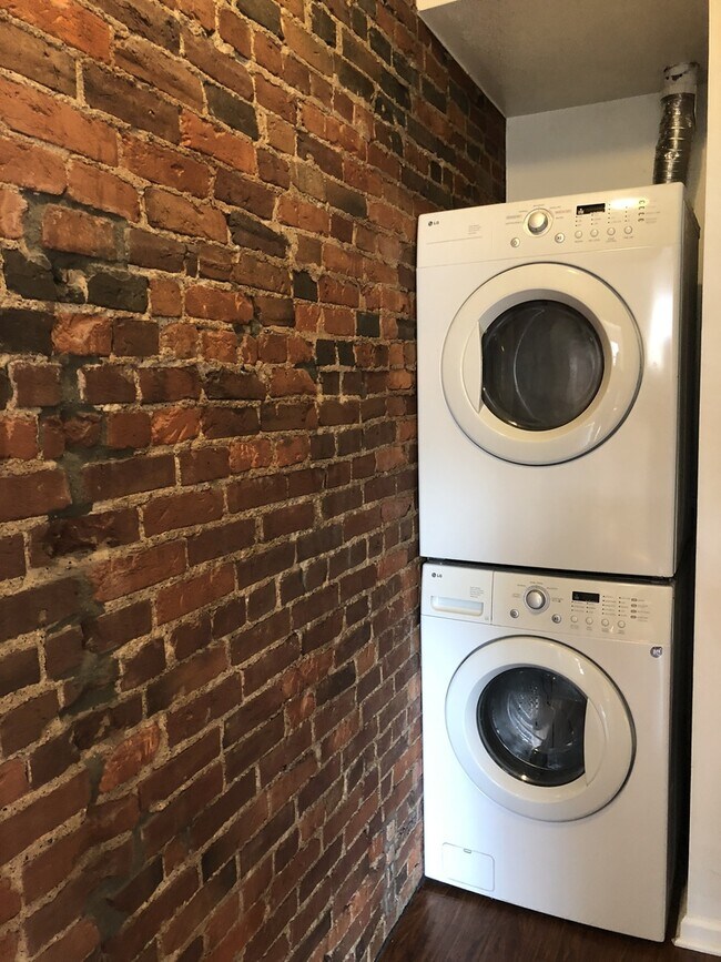 Building Photo - *****Gorgeous Lawrenceville 3-Bed / 1.5 Bath available FOR RENT   July 1st!!******