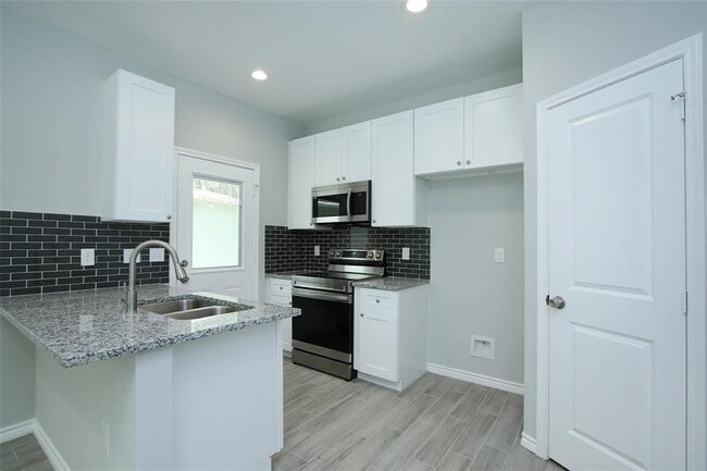 Building Photo - 923 Timberglen Ct