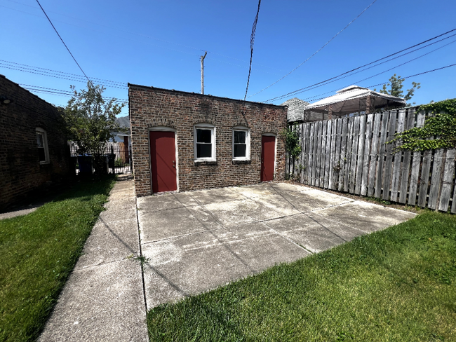 Building Photo - 7310 S Luella Ave