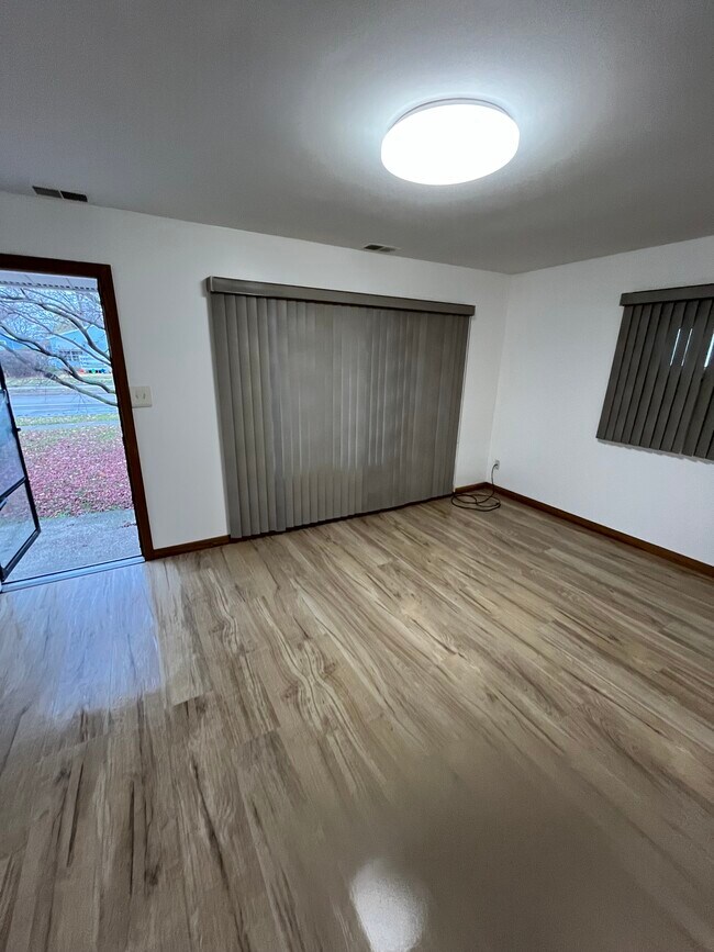 Building Photo - 2241 Fairmont Pky