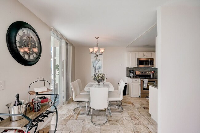 Building Photo - Seaside Serenity: Luxurious Gulf-Front Retreat on Southern Longboat Key