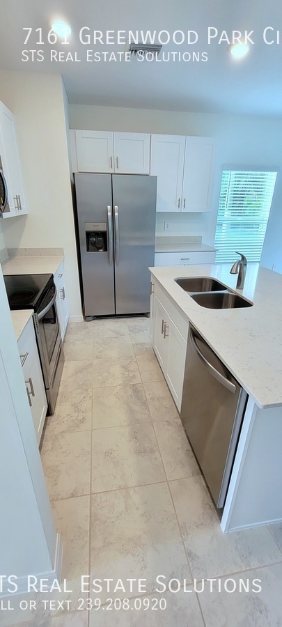 Building Photo - 7161 Greenwood Park Cir