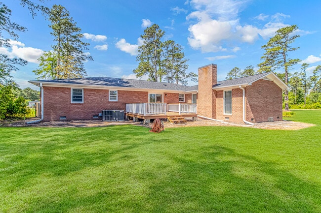 Building Photo - 1303 SC-90