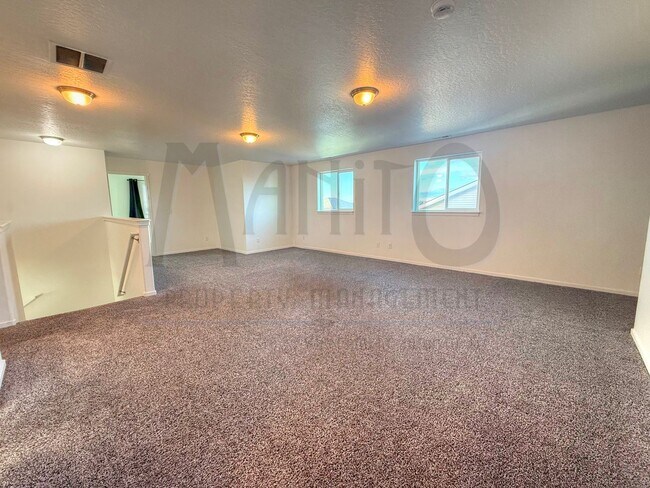 Building Photo - Spacious Airway Heights Home