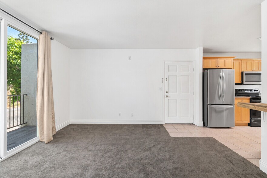 Building Photo - 2850 Reynard Way 21