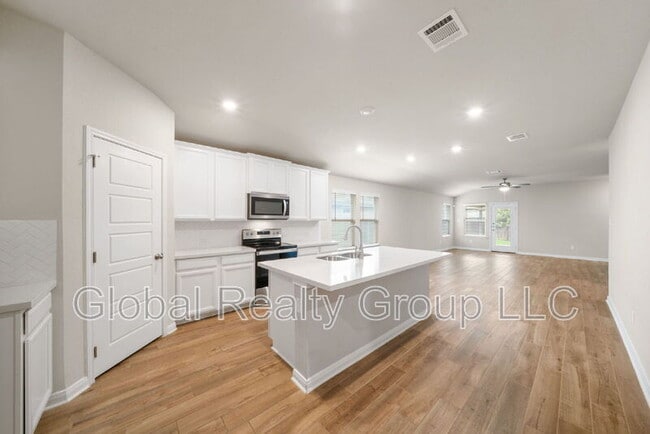 Building Photo - 1220 Ella Xing