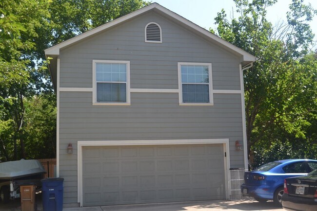 Primary Photo - 1bed/1bath - Garage Apt - Central Austin