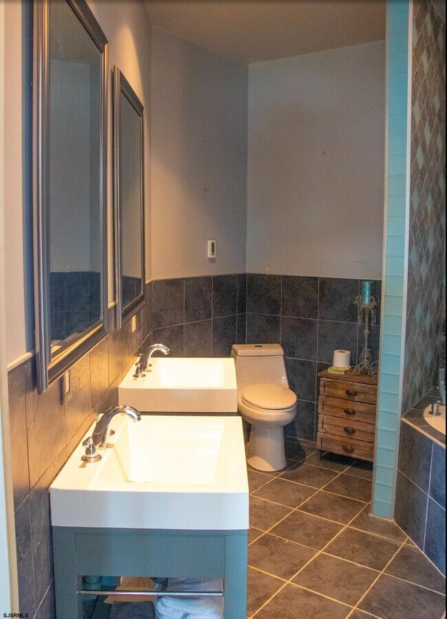 Building Photo - 119 St Davids Pl