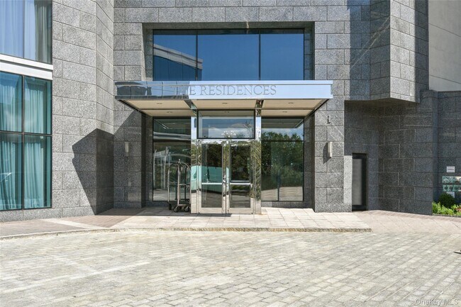 Building Photo - 1 Renaissance Square