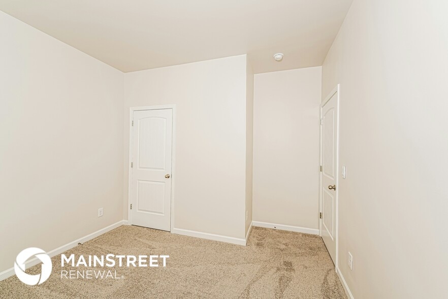 Building Photo - 794 Valley Cir