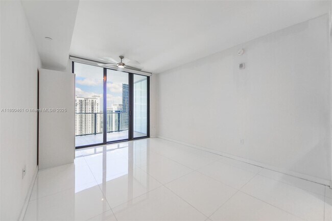 Building Photo - 1010 Brickell Ave