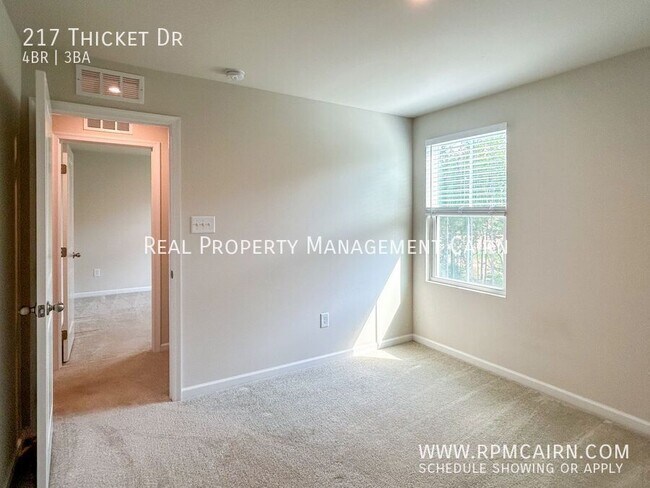 Building Photo - 217 Thicket Dr