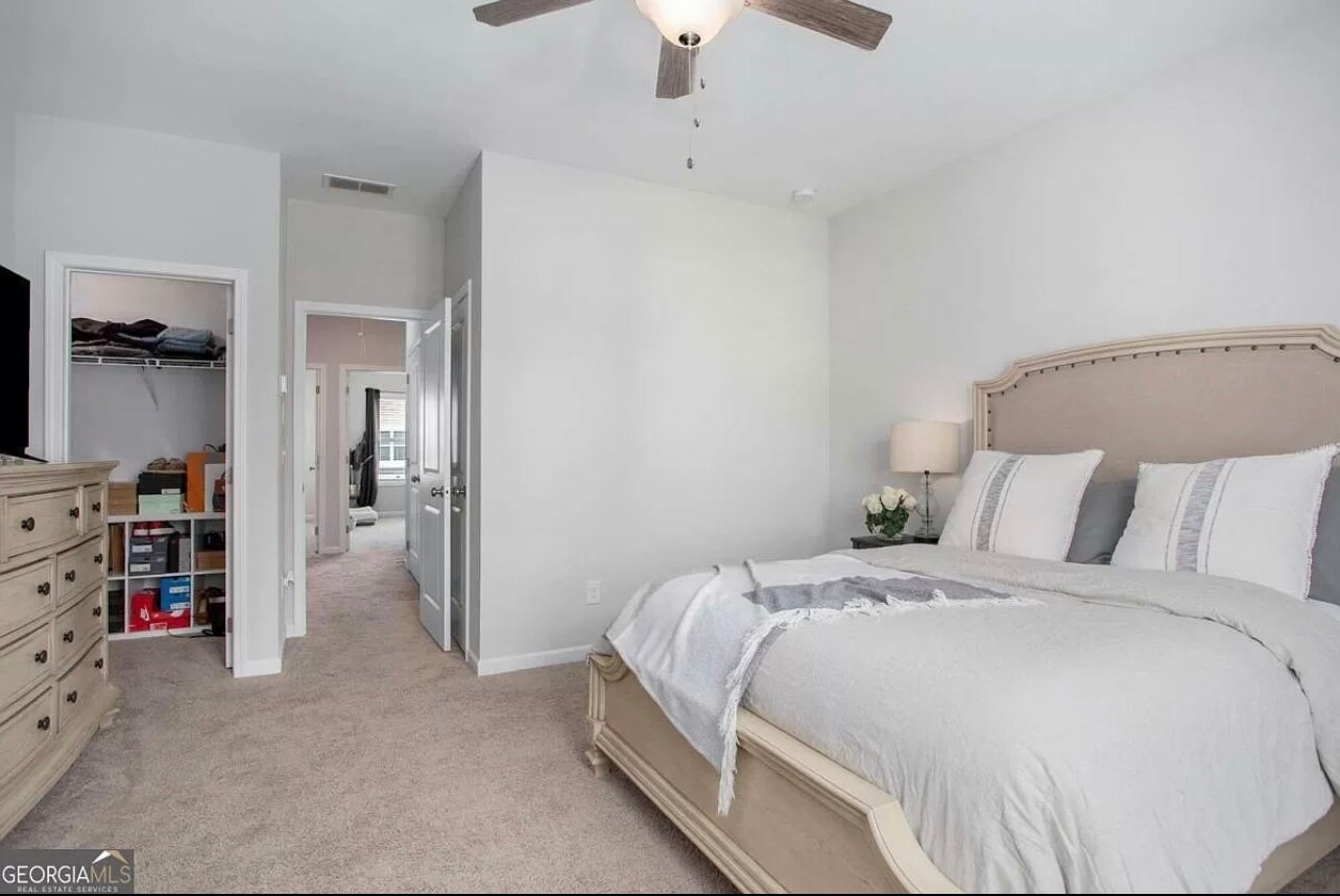 Master bedroom - 1961 James Red Moore Blvd