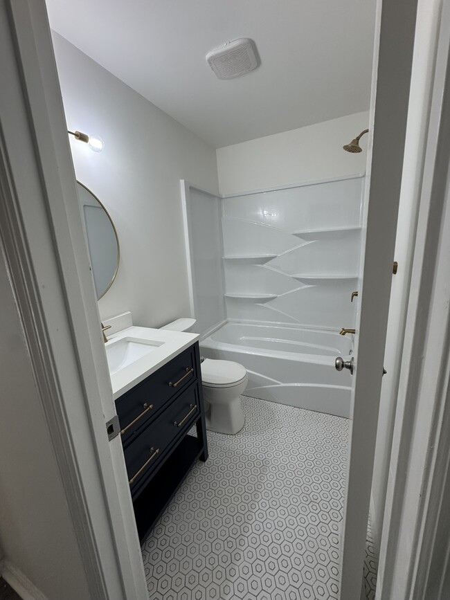 Building Photo - 1038 Point Of Lgt Ln