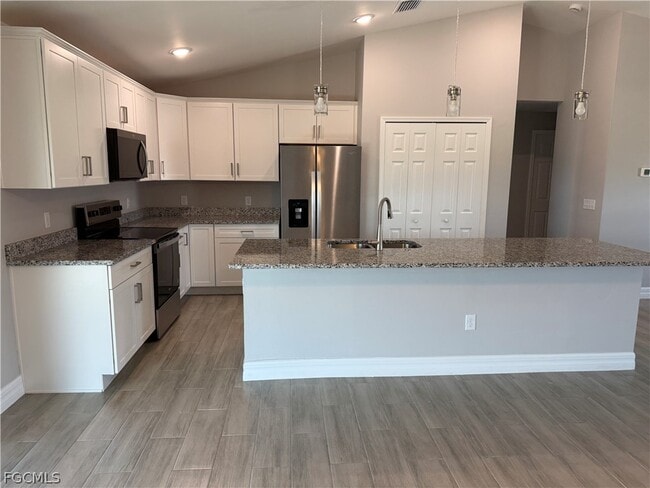 Building Photo - 5903 Ida Ave N