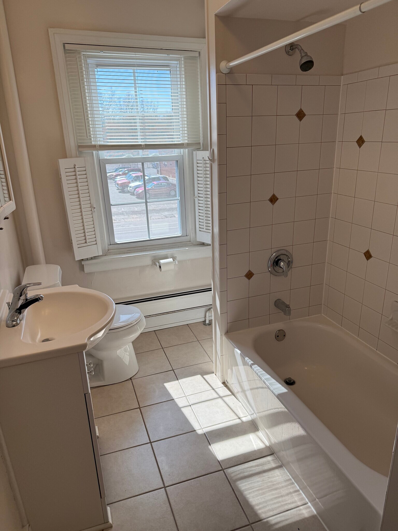 Building Photo - 49 E High St