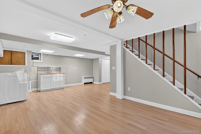 Building Photo - 350 Spring St