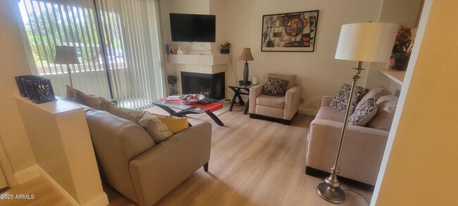 Building Photo - 9708 E Vía Linda