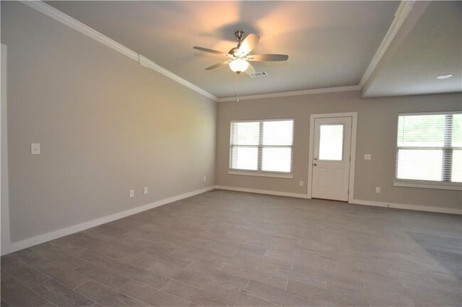 Building Photo - 422 Rineel Ave