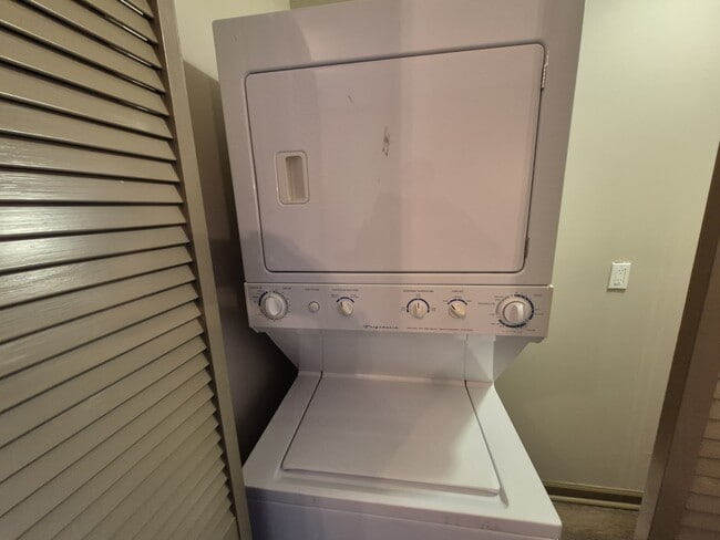 Building Photo - 1616 Gallagher St