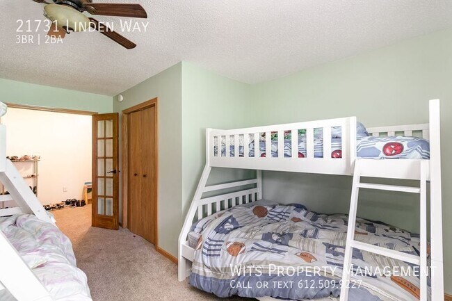 Building Photo - 21731 Linden Way