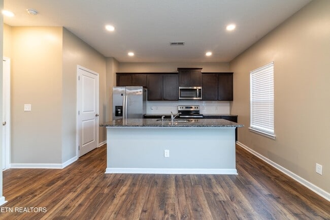 Building Photo - 173 Ashe Ave