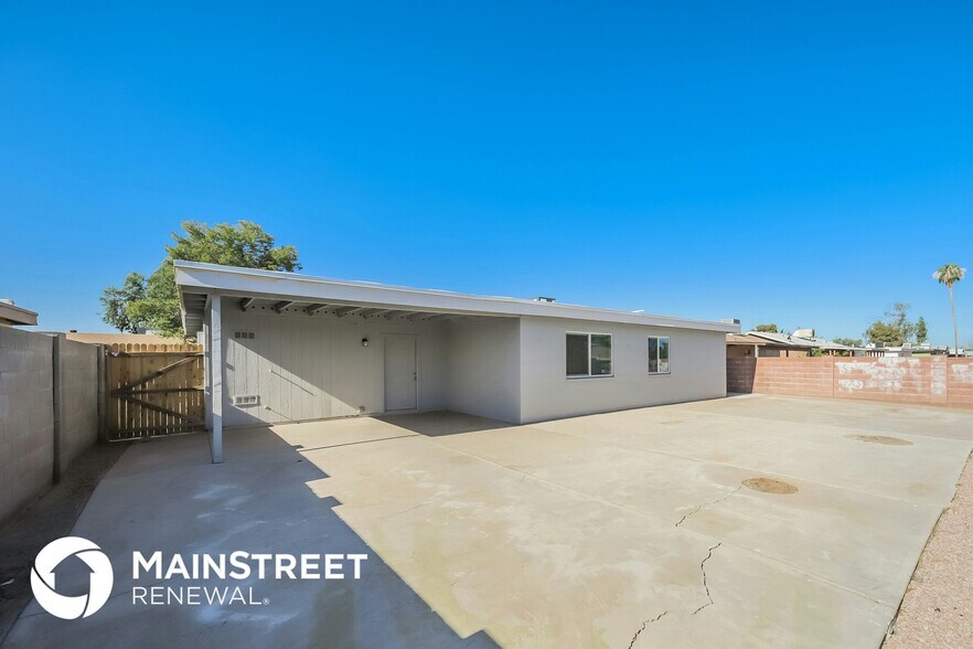 Building Photo - 4322 E Saint Catherine Ave