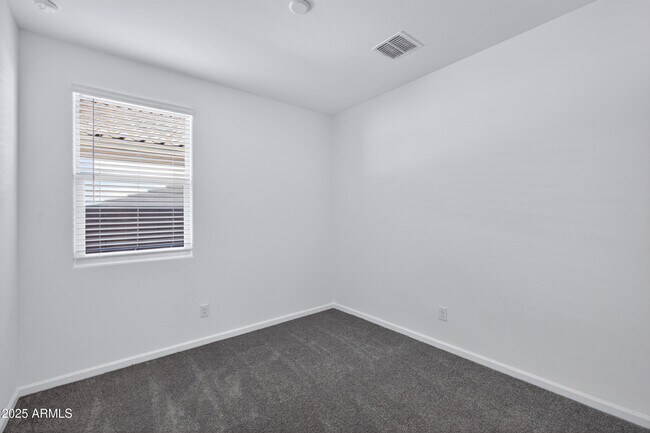 Building Photo - 2994 E Barrel Race Rd