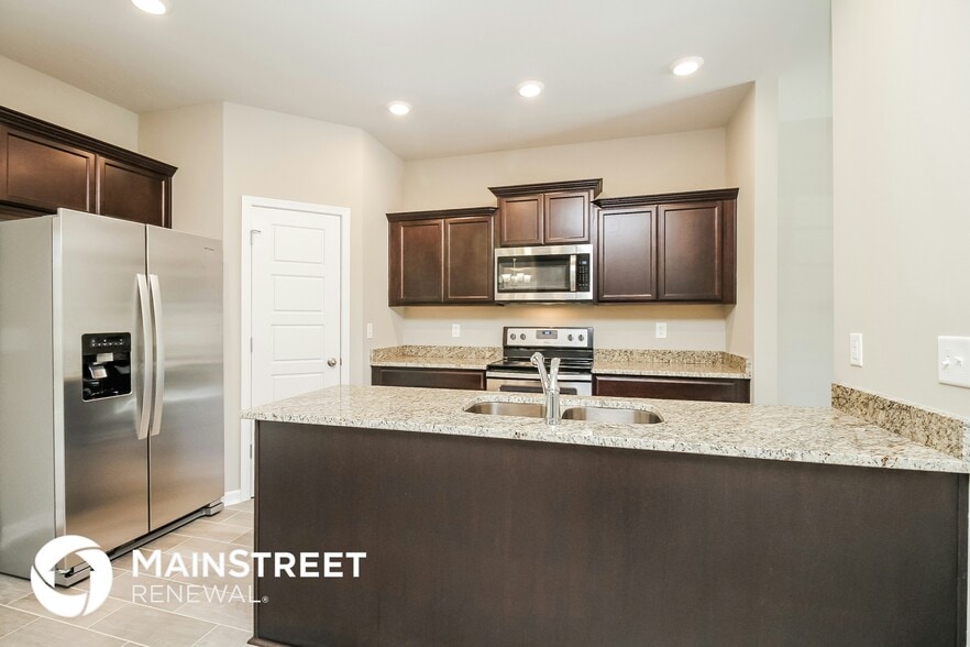 Building Photo - 109 Lyndhurst Dr