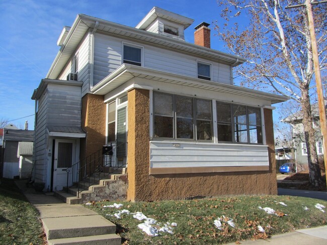Primary Photo - 410 N Mclean St