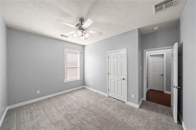 Building Photo - 8815 Rollick Dr