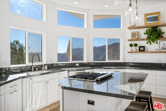 Building Photo - 33310 Hassted Dr