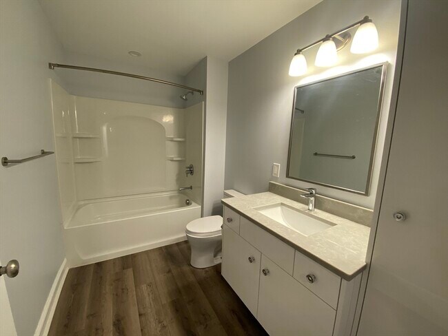 Building Photo - 918 Providence Hwy