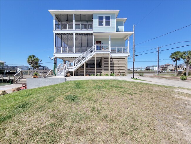 Building Photo - 1001 Bamar Ln