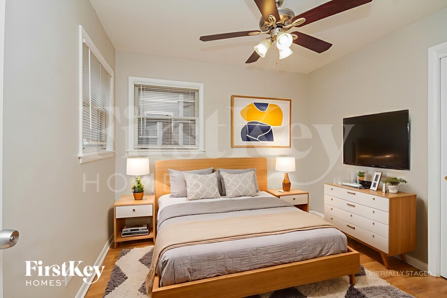 Building Photo - 6204 S Kildare Ave