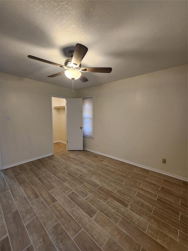 Building Photo - 2107 Old W Pl