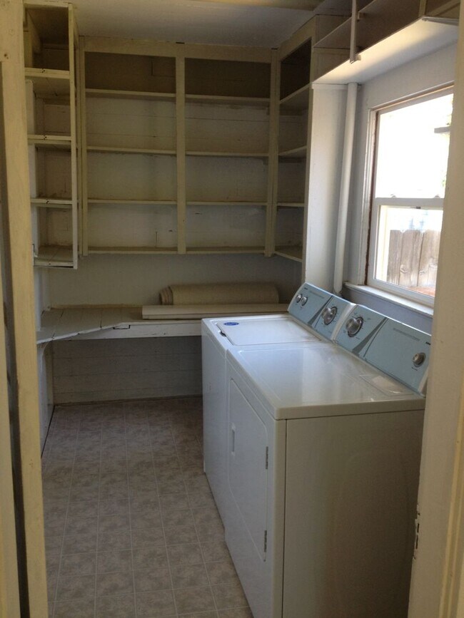 Building Photo - Fountain District 2 Bedroom Home!