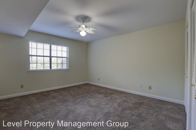 Building Photo - 2 br, 2 bath House - 320 Volanta Ave. D-2