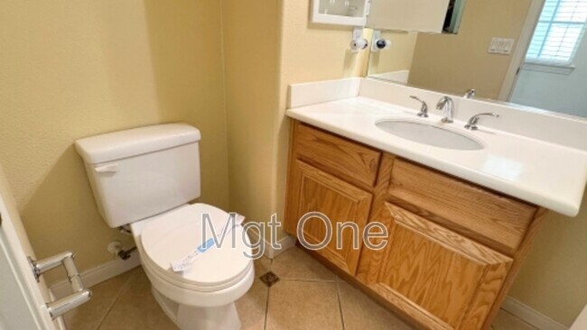 Building Photo - 7 Southern Hills Dr