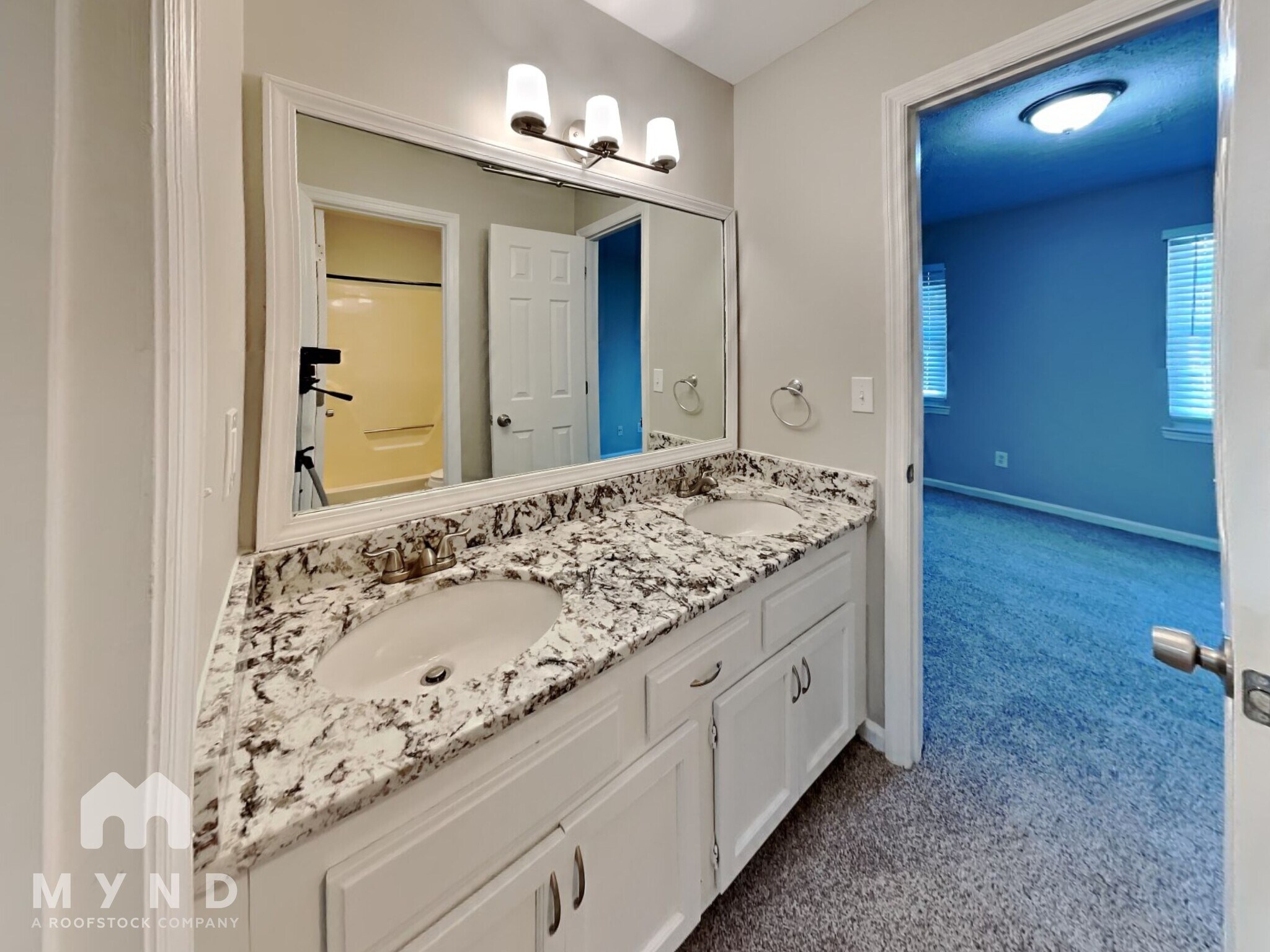 Building Photo - 461 Claircrest Dr